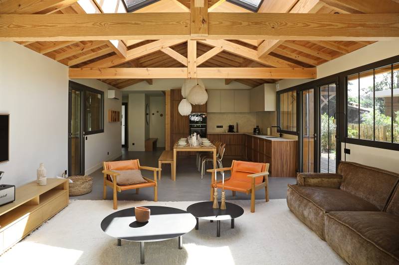 Wooden house available for rent for filming purposes in Hossegor, France