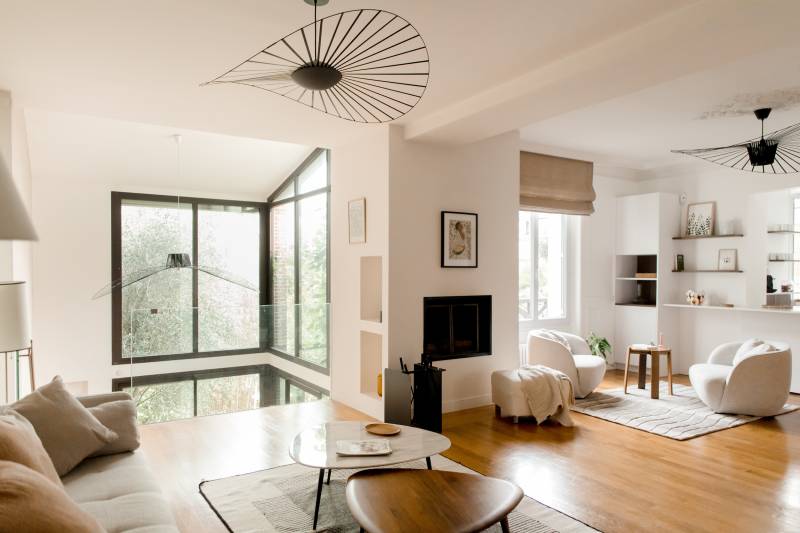 modern shooting location situated in the beautiful city of Paris, FRANCE