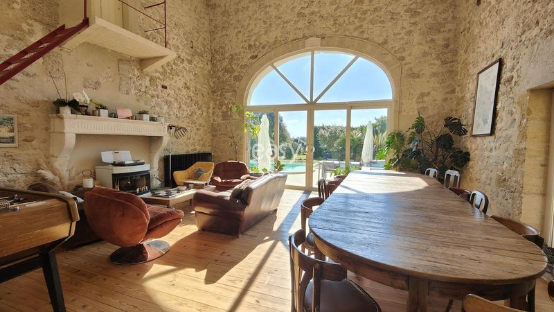 Villa available for rent in Gironde, France for professional photo shoots and photography sessions