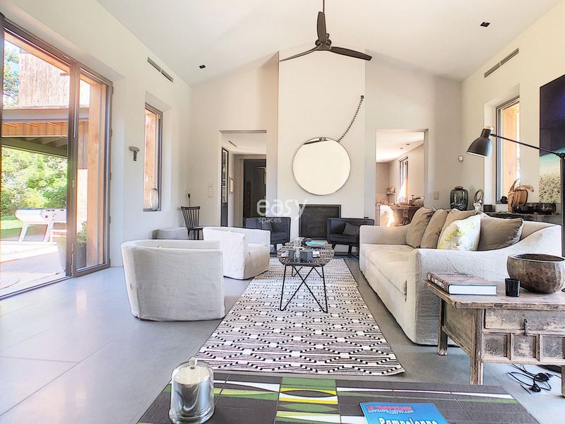 private villa available for rental specifically designed and intended for filming purposes