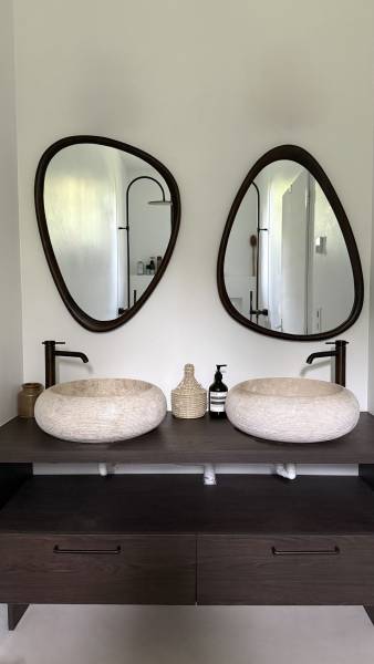 Beautiful and spacious bathroom perfectly designed for professional cosmetic photo shoots in FRANCE