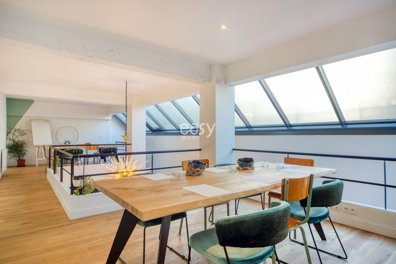 room rental services available for professional seminar events taking place in Paris