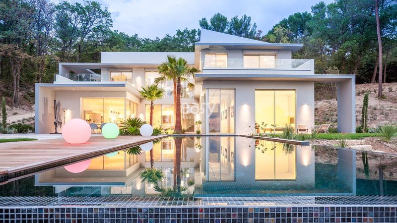 outdoor living area designed for relaxation and social gatherings