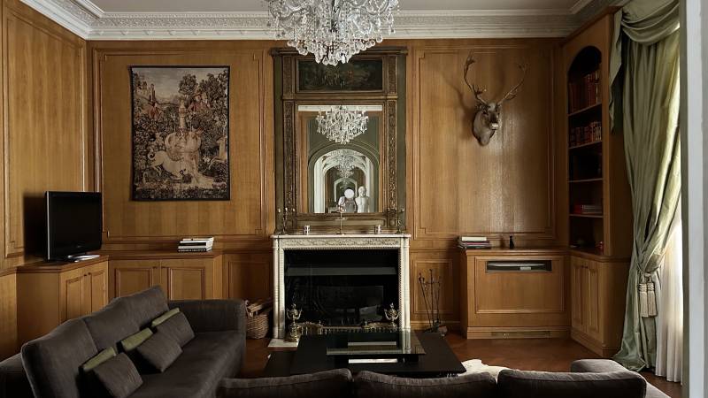 Haussmannian style apartment available for rent for professional photo shoots in Paris, France