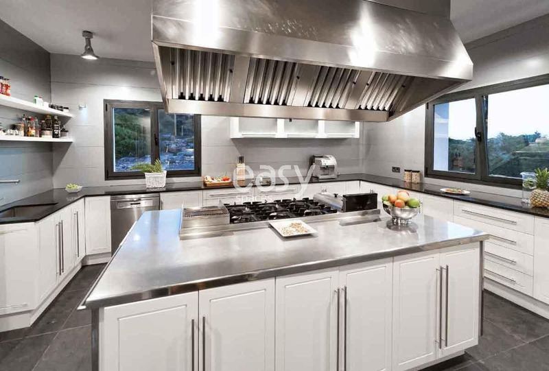 a contemporary villa perfectly designed for professional photo production located in Ibiza