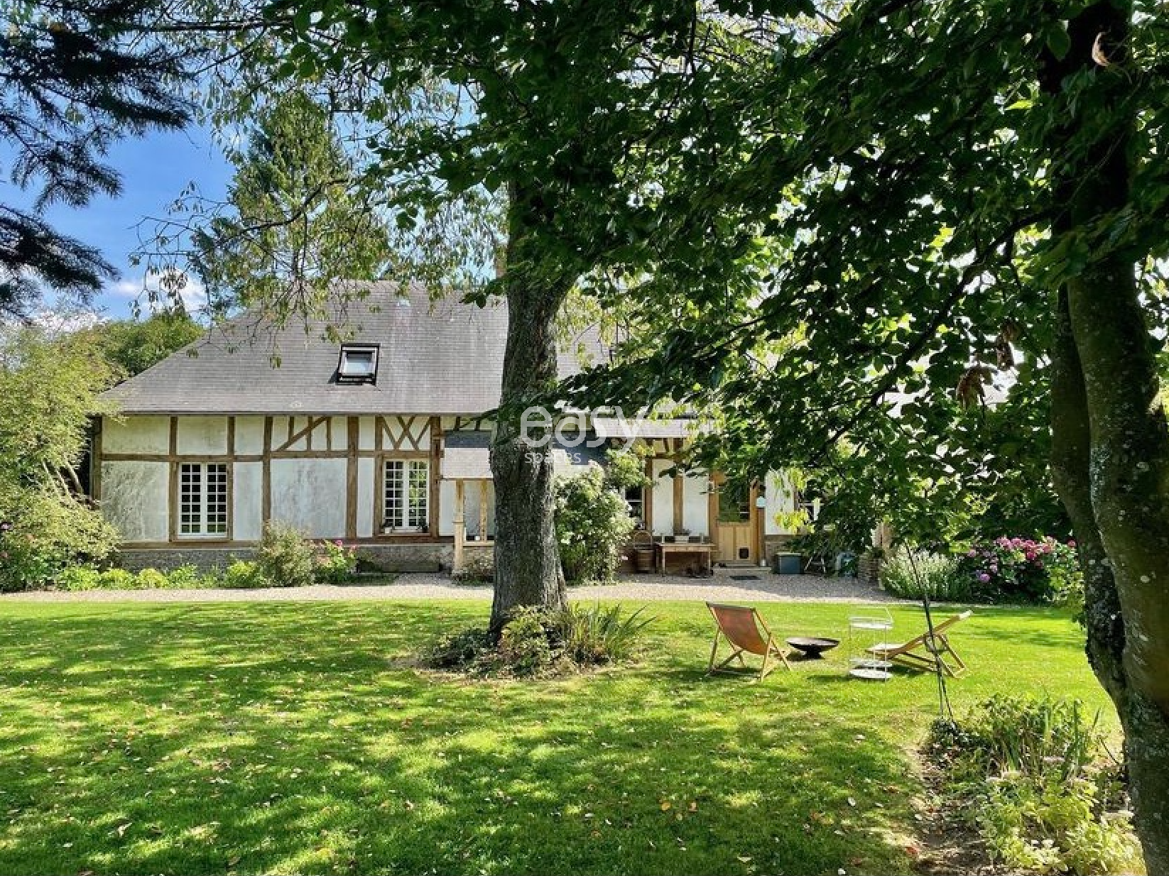 Country house suitable for photo shoots located near Paris, FRANCE