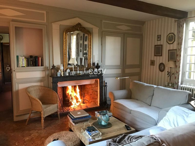 picturesque rustic outdoor countryside photo shoot location with natural scenery