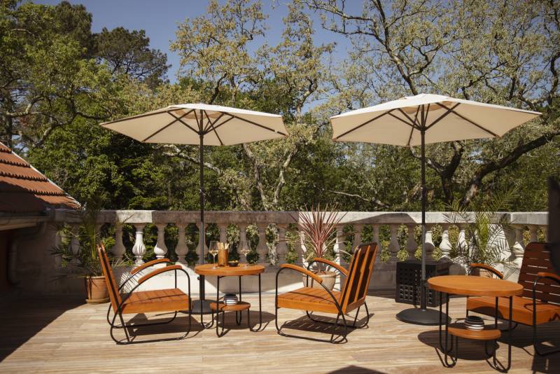 Photo production decorative set design and background setup for France