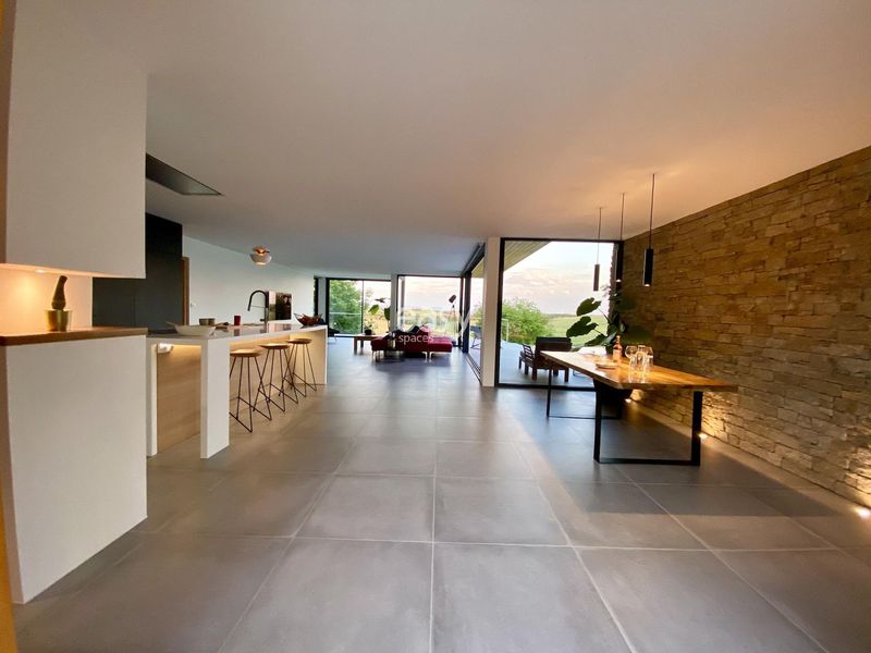 Filming location in the beautiful city of Toulouse, France