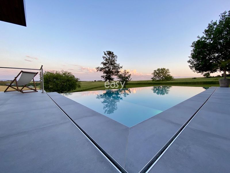 Private villa available for filming purposes located in the city of Toulouse in FRANCE