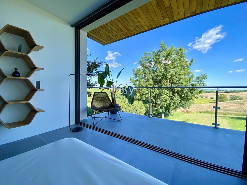 modern house available for rent in France for photo production in Toulouse with spacious lighting and design