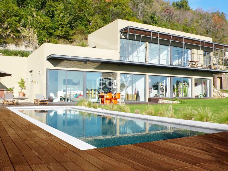 Rental of a modern contemporary villa ideal for professional photo shoots in Nice 06