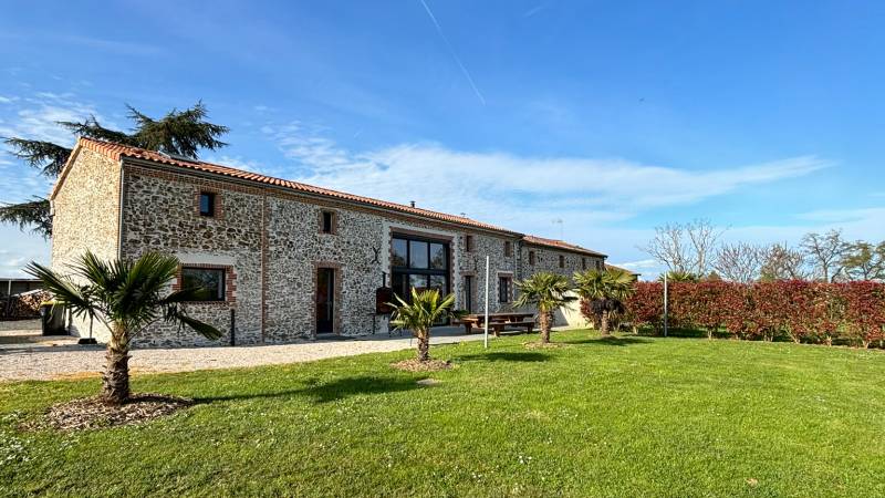 offer your house as a filming location for movie or television production in FRANCE