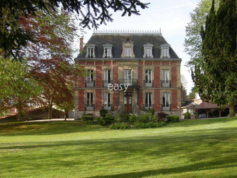 Location site available for filming movies and cinematic productions in Paris and its surroundings