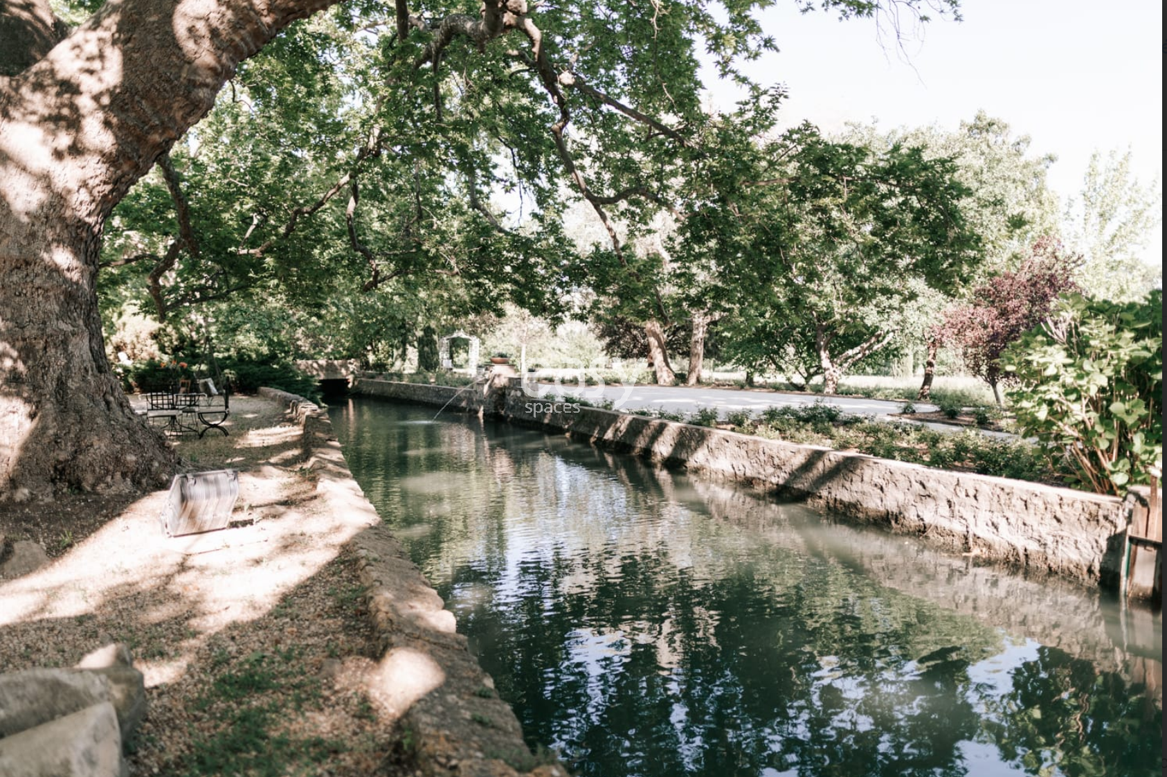 location of the photoshoot in the beautiful region of Provence, FRANCE