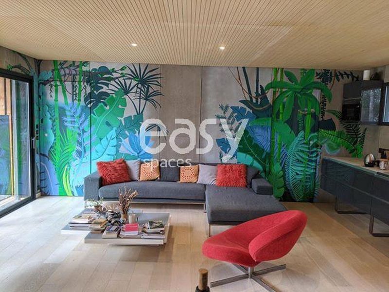 to suggest a suitable and appropriate filming location for the project