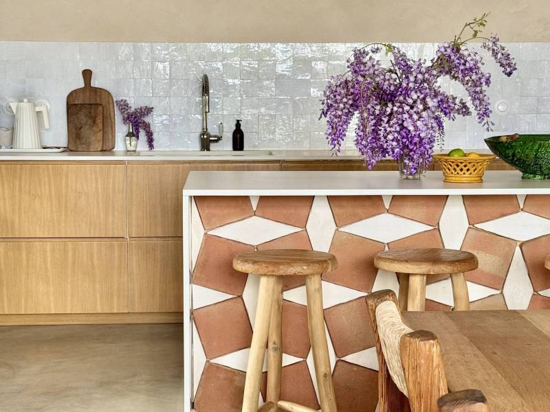 Photoshoot location with bohemian Provençal decor