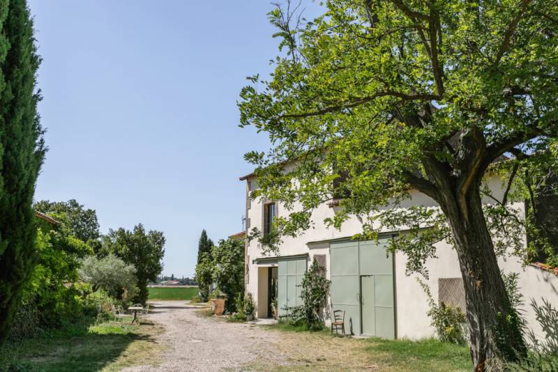 Rent a beautiful farmhouse for photo shoots, filming and events in Provence