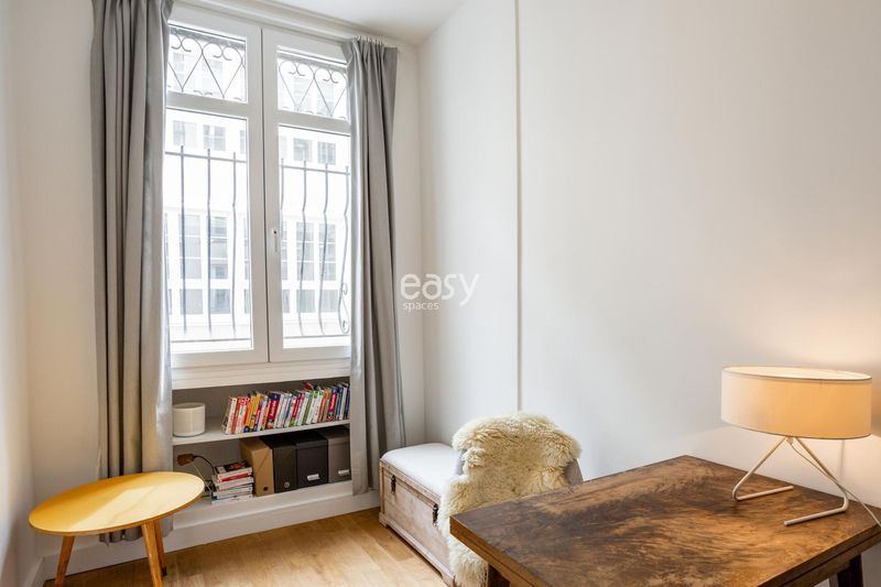 location of wooden floor with ornamental moldings for film shooting in Paris FRANCE