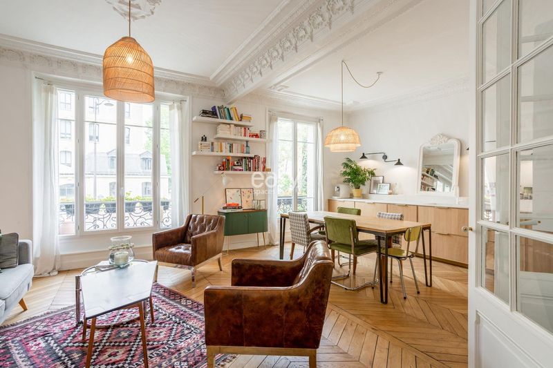 Rental of a Haussmann-style apartment ideally located in Paris for professional photo shoots