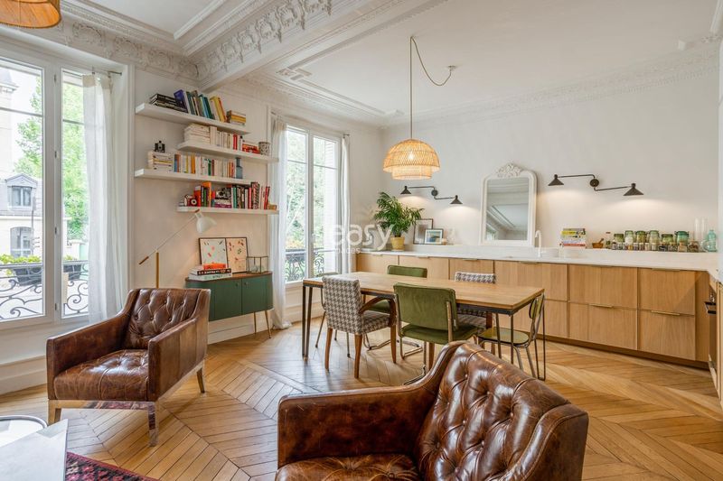 Rental of a Haussmann-style Apartment in Paris for Filming Purposes