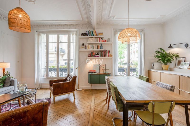 rental of shooting location venue in Paris, FRANCE, within the department 75