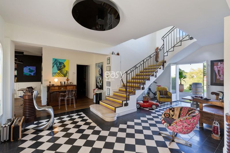 private villa in Guethary, France, ideally designed for professional photoshoots and filming