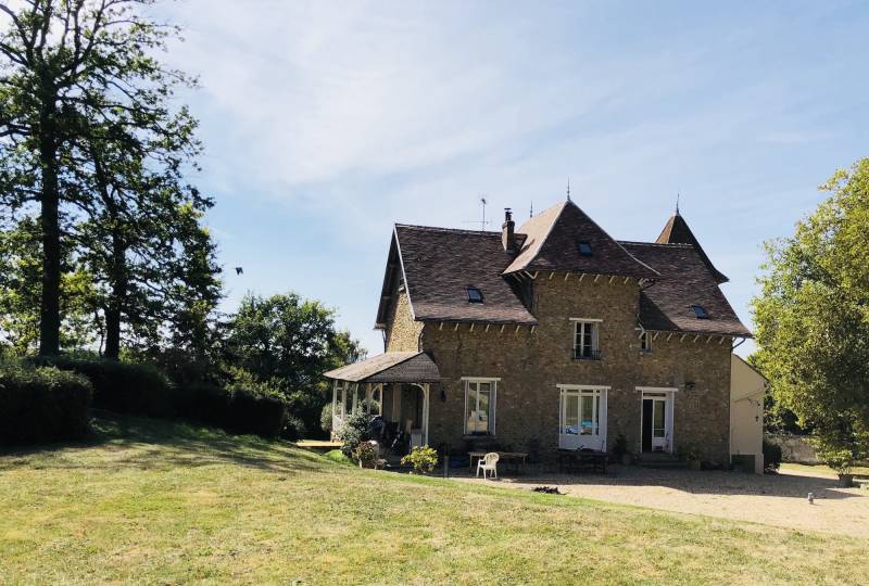 Agency Specializing in Professional Shooting Locations Throughout Paris, France