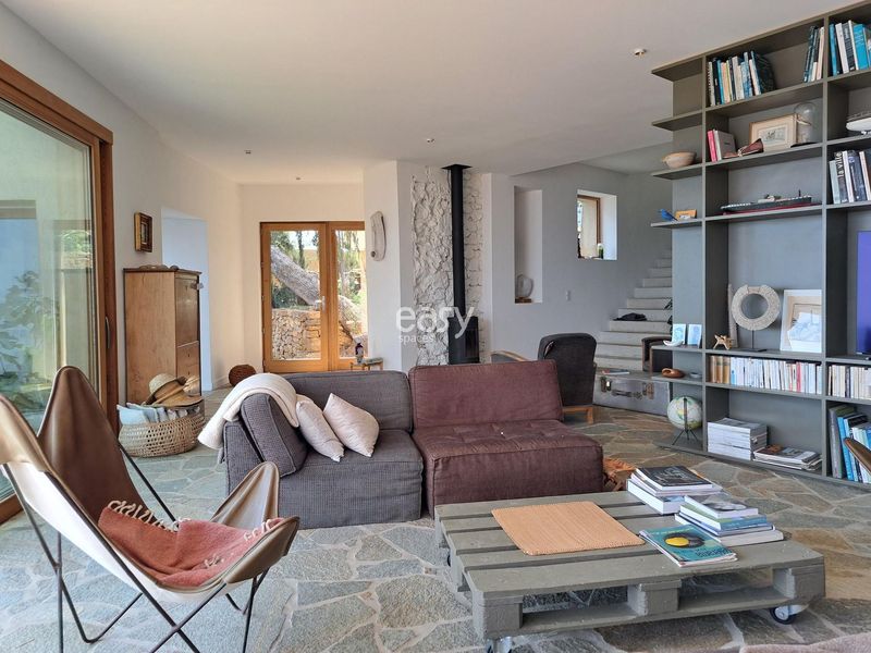 villa with sea view during a filming session in Marseille, France