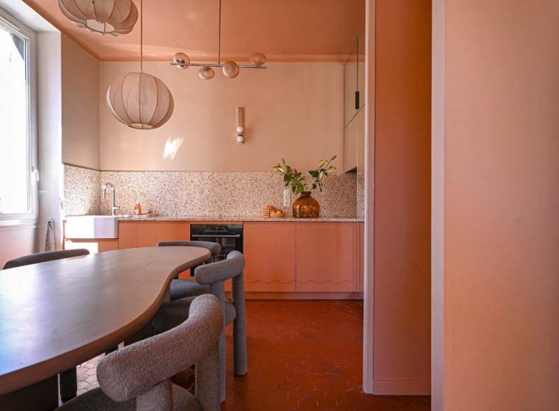 Renting an apartment in the center of Marseille for filming