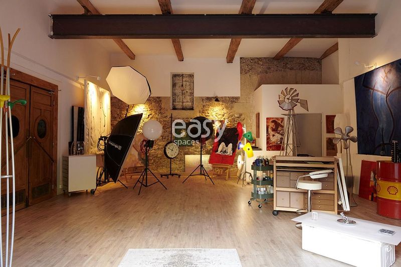 professional photographic studio located in Nantes, France offering high-quality photo services