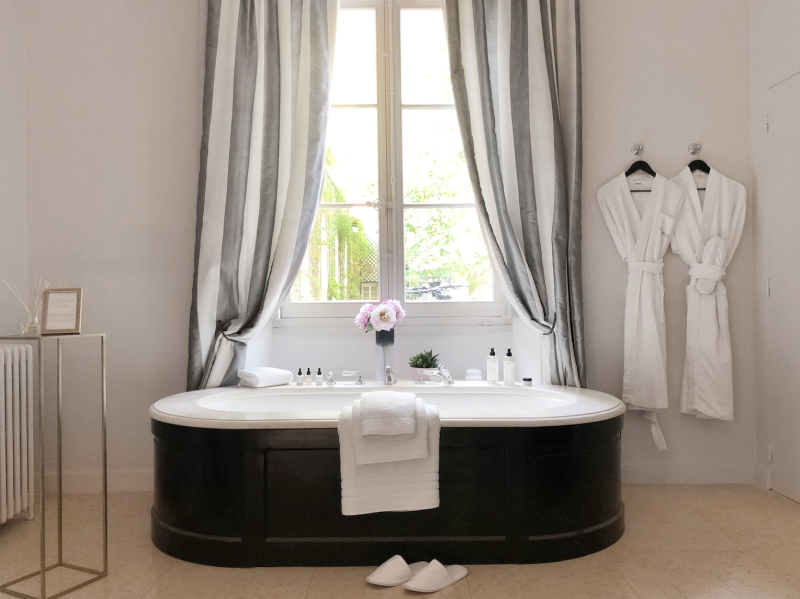 rent a private estate suitable for professional photoshoots and filming sessions in the scenic south of FRANCE