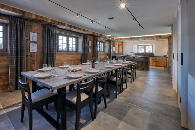 Renting a chalet specifically designed for a professional photo shoot in the French mountains