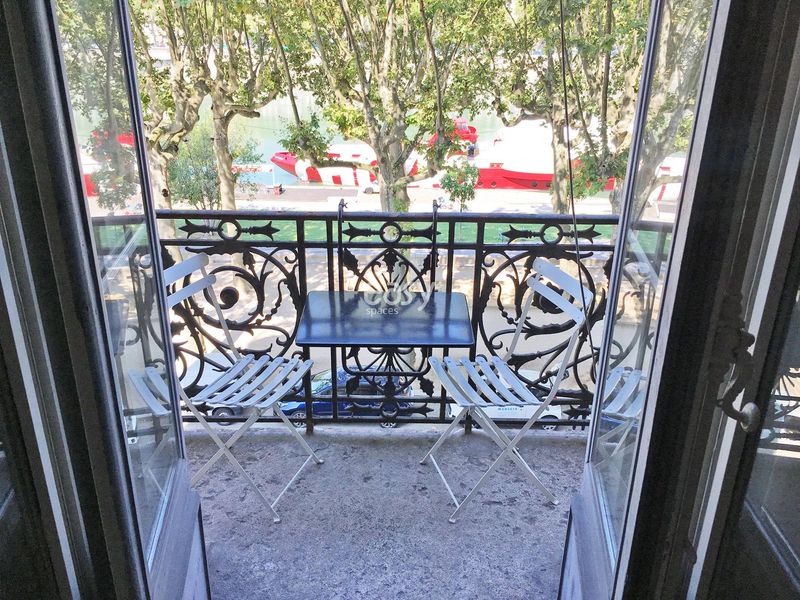 location of the photoshoot to be held in the city of Lyon