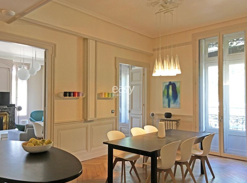 Haussmann-style apartment ideally designed for professional photo shoots in the city of Lyon