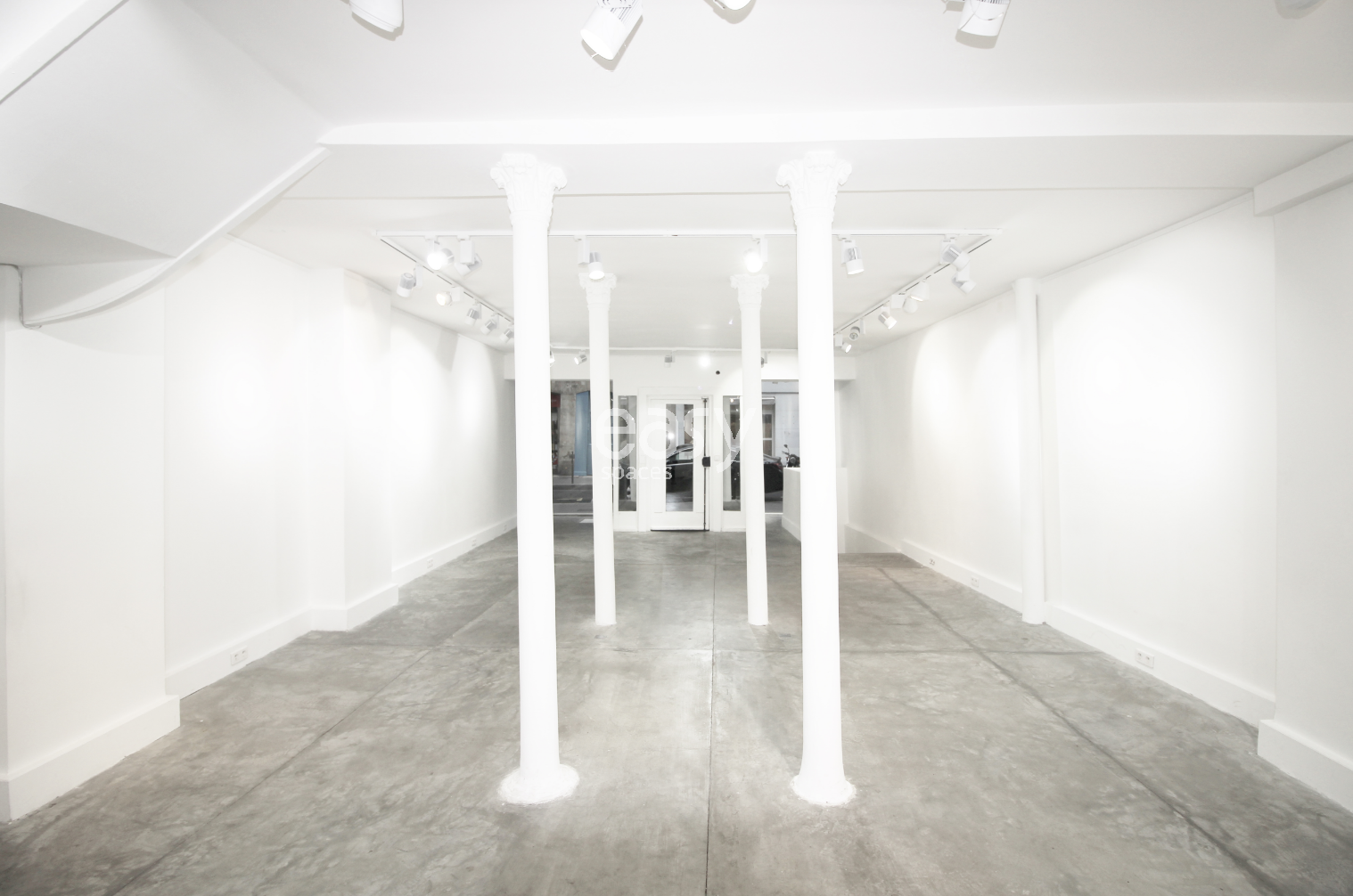 rental of event venue spaces in the city of Paris for various occasions