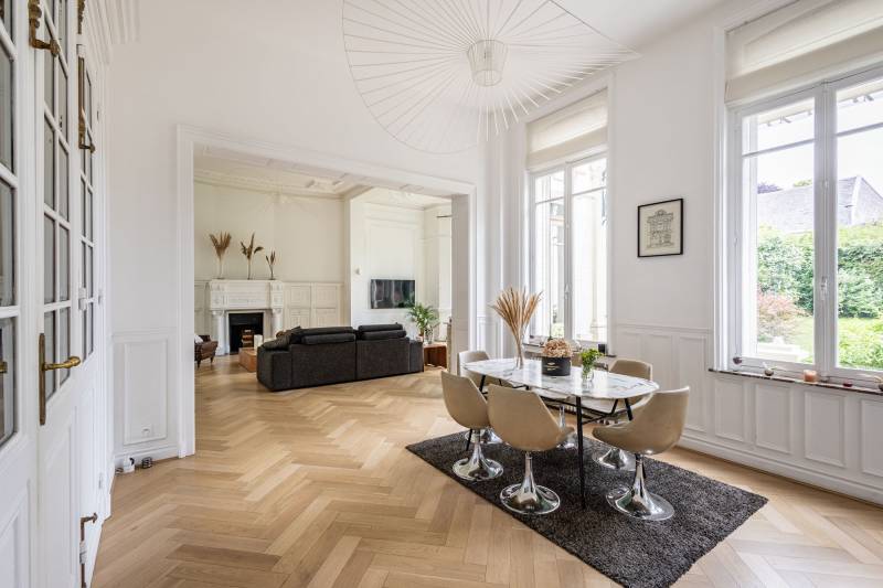 Offer your location in FRANCE as a potential site for a professional photo shoot session