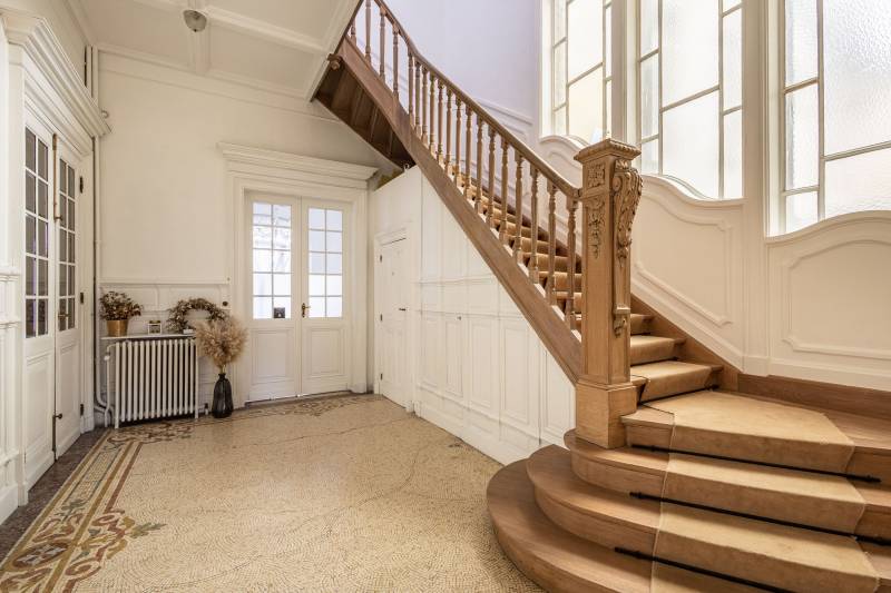 Private mansion in FRANCE ideally designed and available for professional photoshoot sessions in Lille