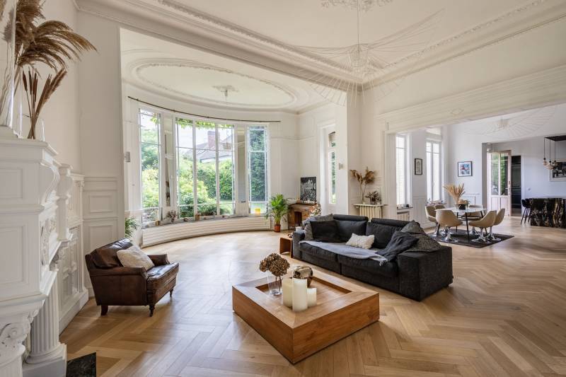 photography location with authentic and charming atmosphere in FRANCE with unique character