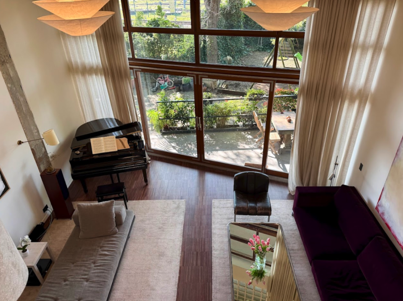 set design for Parisian photo shoots