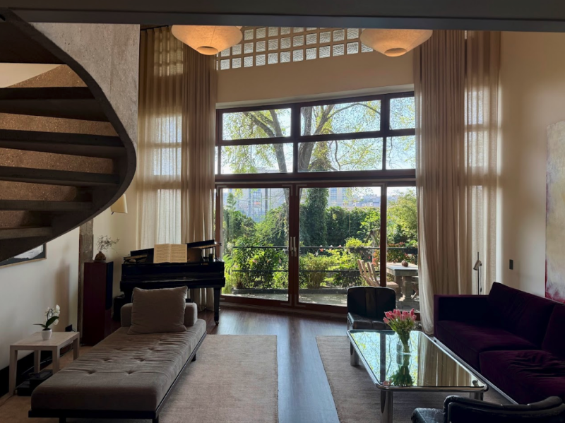 Renting a loft for a photoshoot in Paris