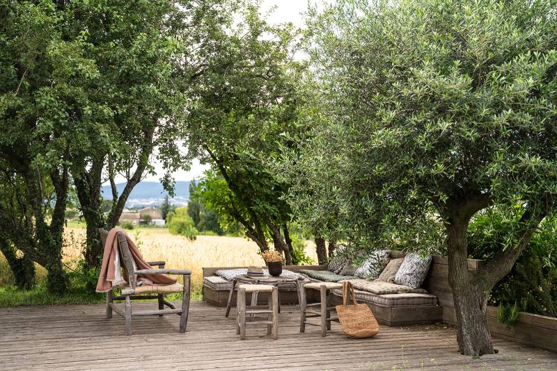 countryside photoshoot location in FRANCE featuring natural scenic outdoor settings ideal for rustic and rural photography