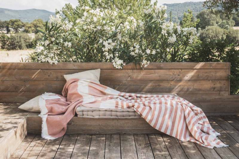 Children's fashion photoshoot location in FRANCE suitable for various themes and styles