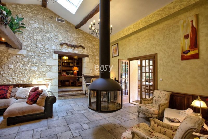 decorative background setting specifically designed for photo shooting sessions in Bordeaux, FRANCE