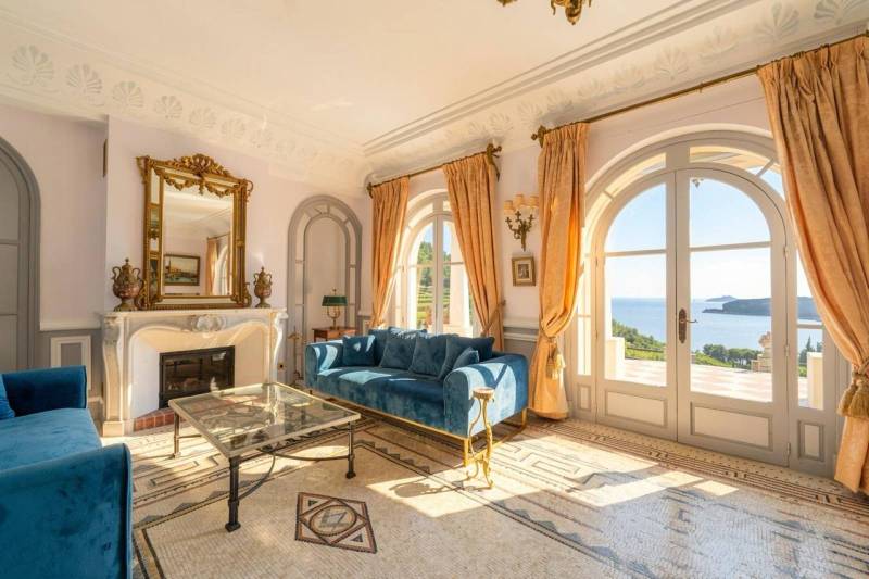 Editorial photoshoot belle époque house Marseille south France