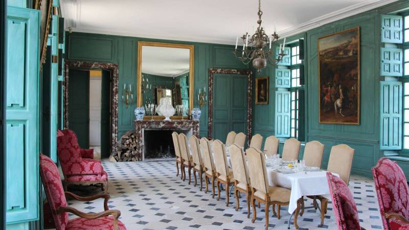 Rent a castle for a film shoot Paris 
