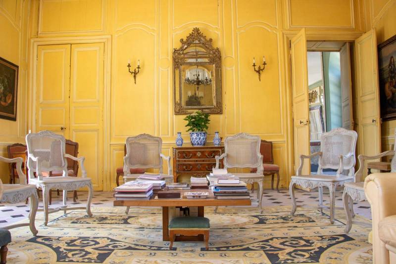 castle rental for a photo shoot Paris 