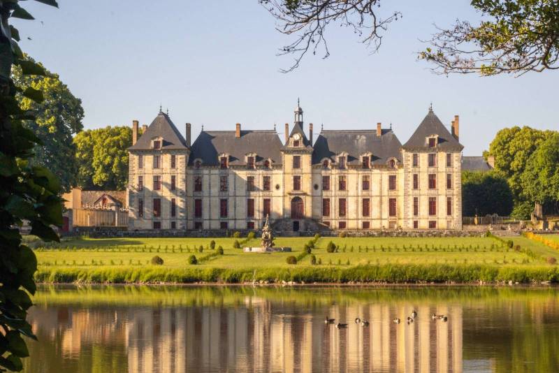 Rent a castle for a photo shoot Paris 