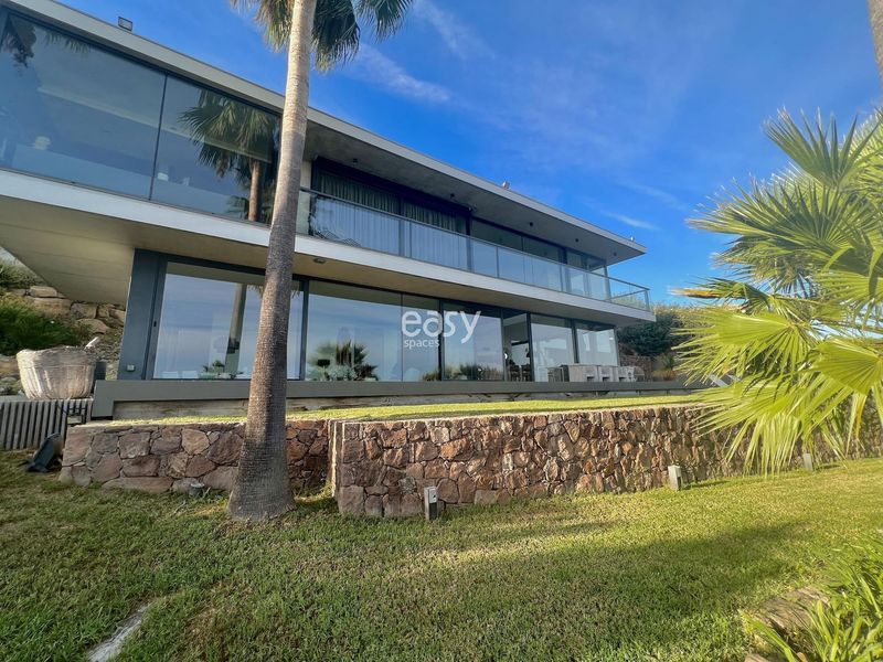 contemporary house with sea view perfectly suited for photoshoots in Cannes, FRANCE