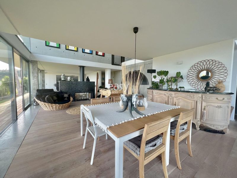 rent a modern house suitable for hosting events and gatherings in Cannes, FRANCE